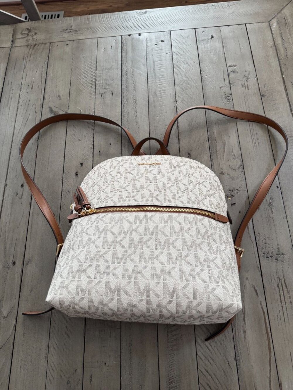 Michael Kors Dallas Medium Signature Logo Backpack in Vanilla / Luggage NWOT - Picture 3 of 11